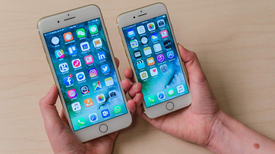Nové iPhony 7 měly být všechny zhruba stejně rychlé, jenže realita je jiná.